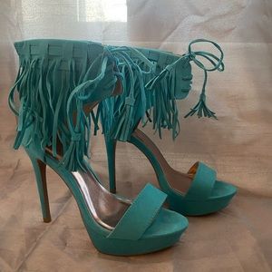 Suede  size 8 1/2 turquoise 5inch heals